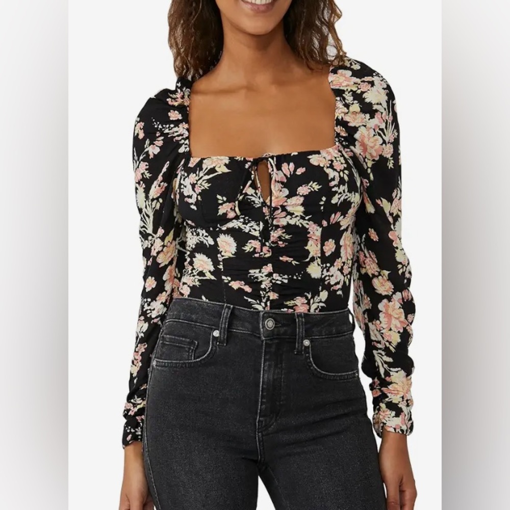 NWT FREE PEOPLE Hilary printed Top large 🤩